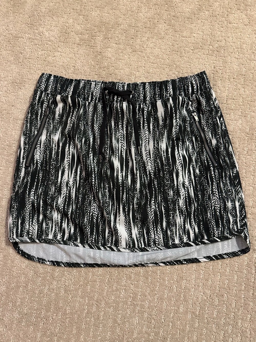 GreenTea Black & White Patterned Mini Skort - New!